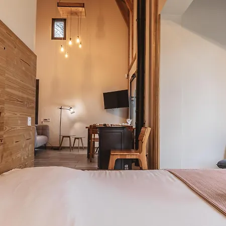 Les Tanieres Du Gevaudan - Avec Les Loups Feriehus