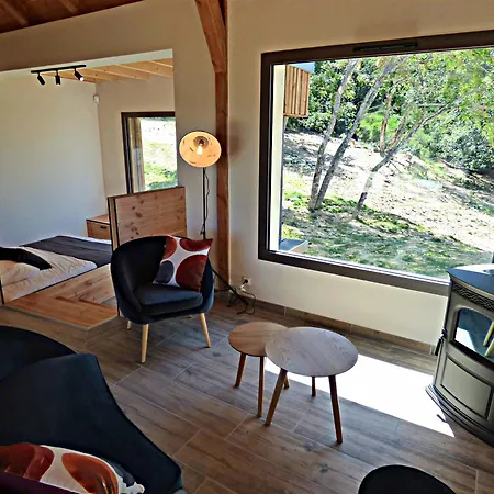 Les Tanieres Du Gevaudan - Avec Les Loups Feriehus Saint-Leger-de-Peyre