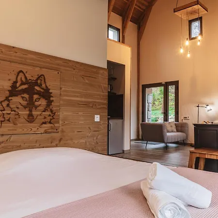 Feriehus Les Tanieres Du Gevaudan - Avec Les Loups Saint-Leger-de-Peyre