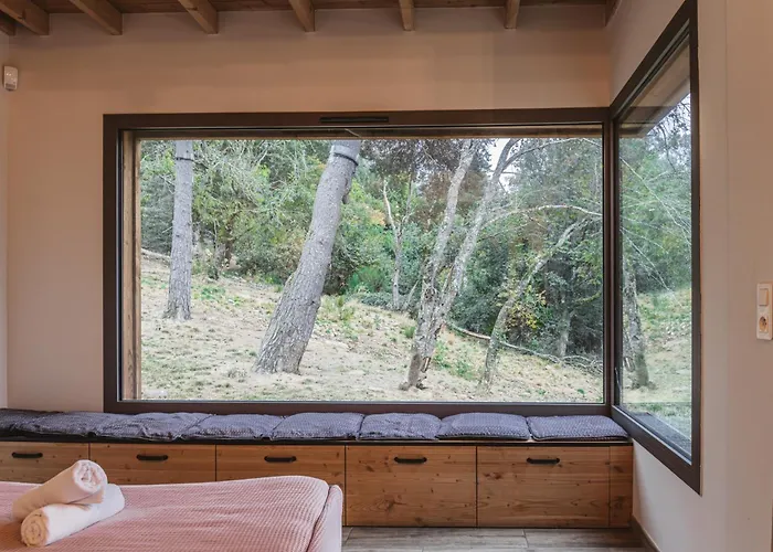 Les Tanieres Du Gevaudan - Avec Les Loups *